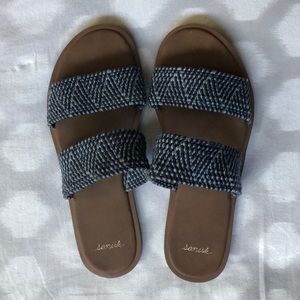 Sanuk Gora Gora slides
